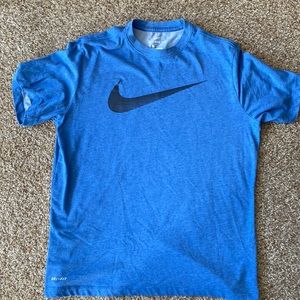 Nike dri fit tshirt size large